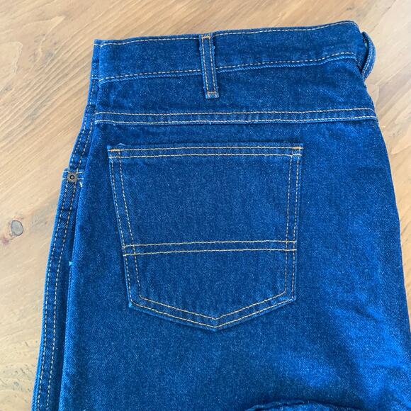 Dickies Men’s Jeans Regular Fit 42x30 Medium Wash Denim Work Jeans NEW - Picture 6 of 10